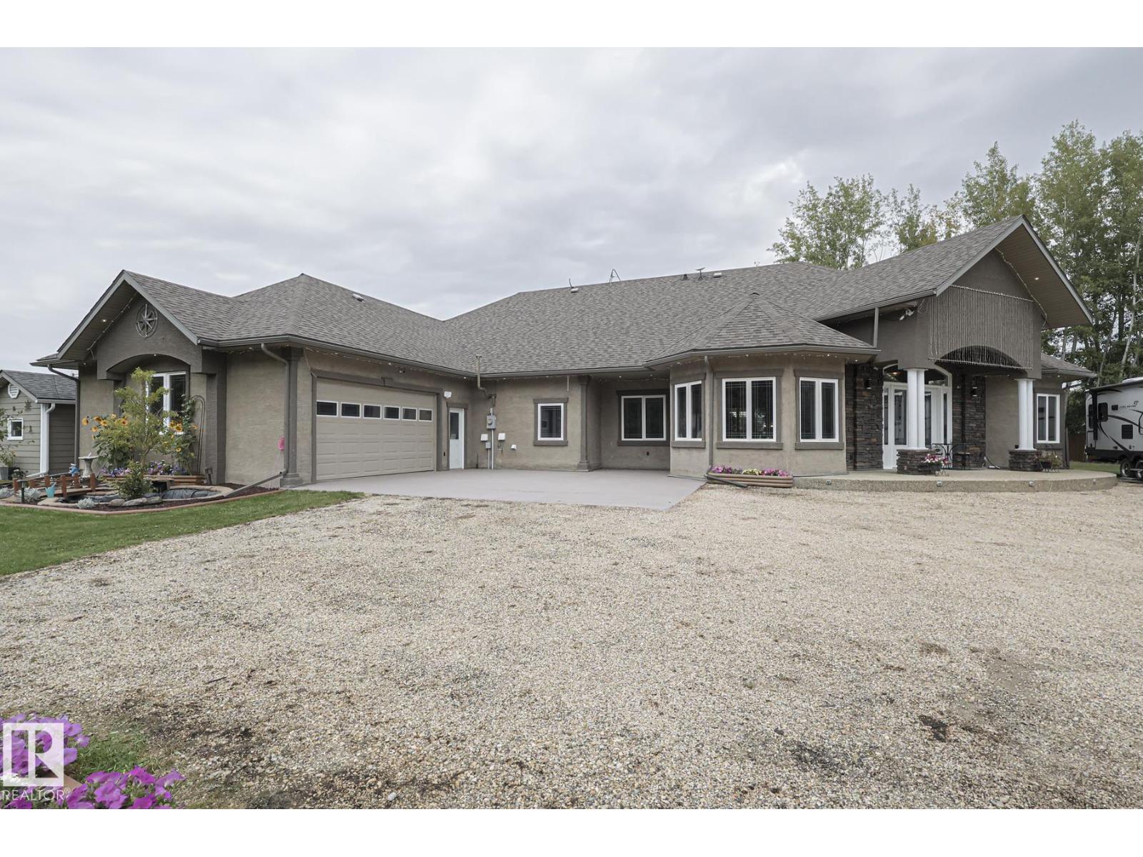 4 Third Av, Entwistle, Alberta  T0E 0T0 - Photo 2 - E4451497