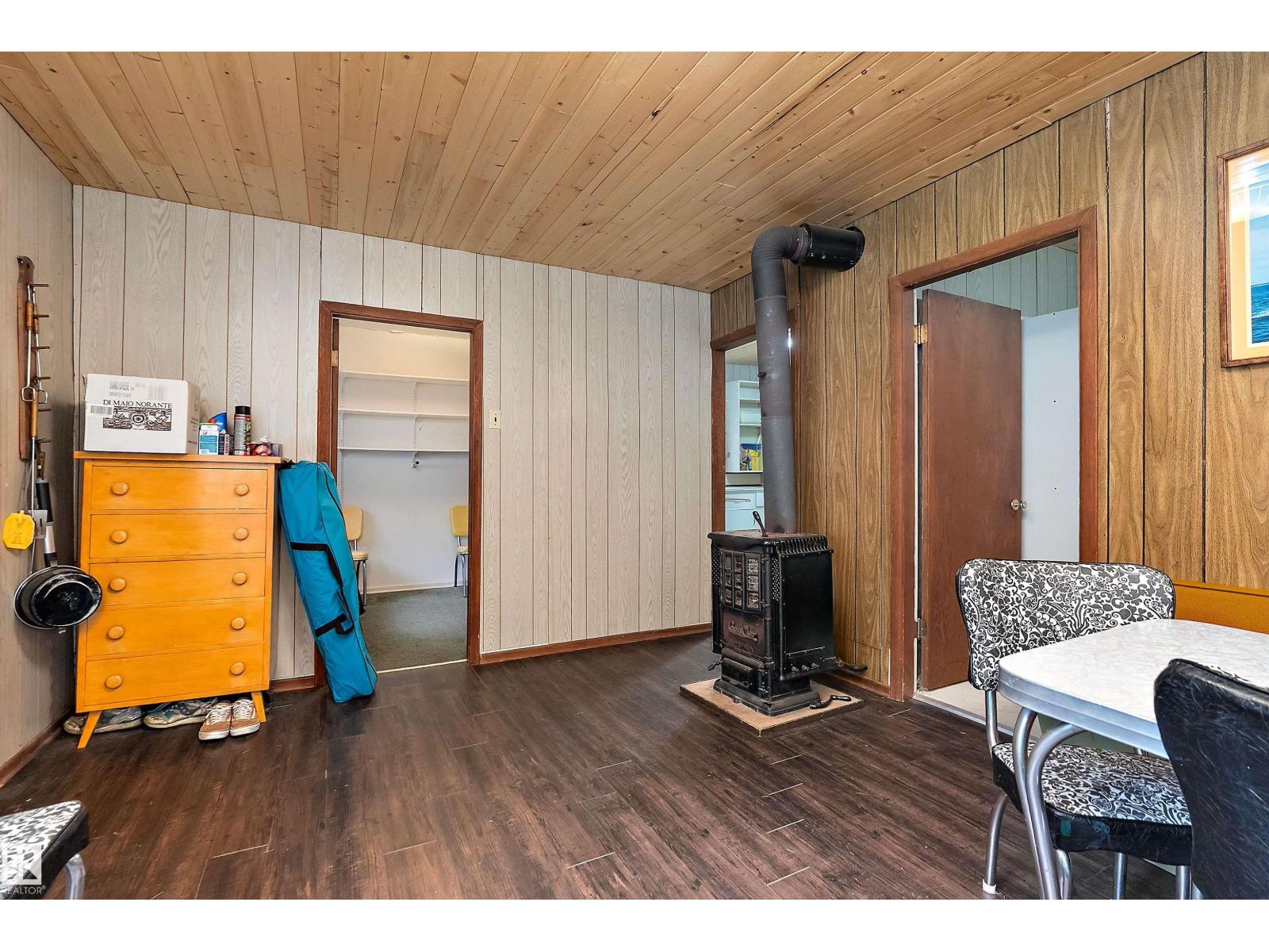 211 2nd Av, Rural Wetaskiwin County, Alberta  T0C 1X0 - Photo 13 - E4451665