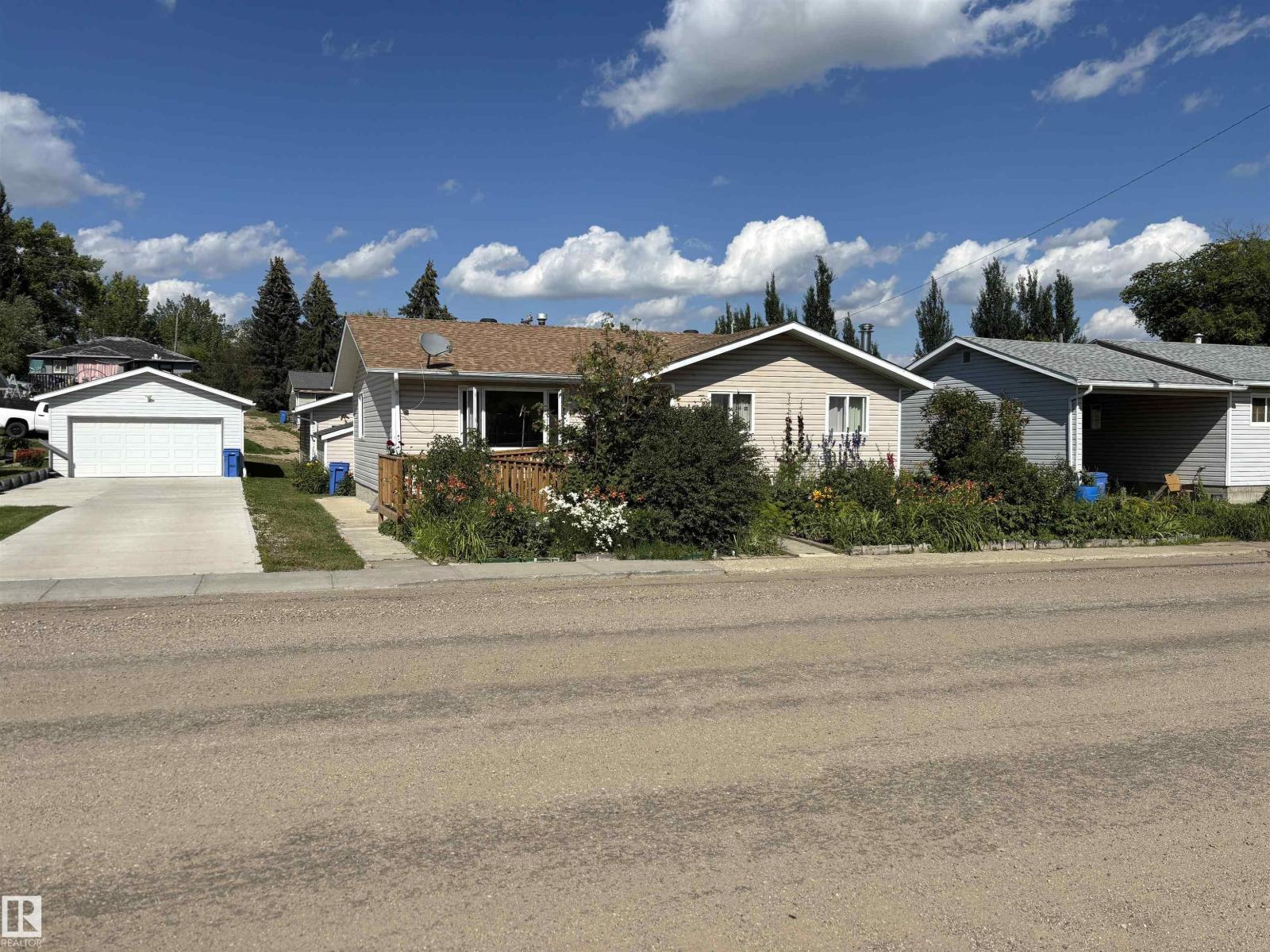 4824 49 Av, Sangudo, Alberta  T0E 2A0 - Photo 3 - E4451696