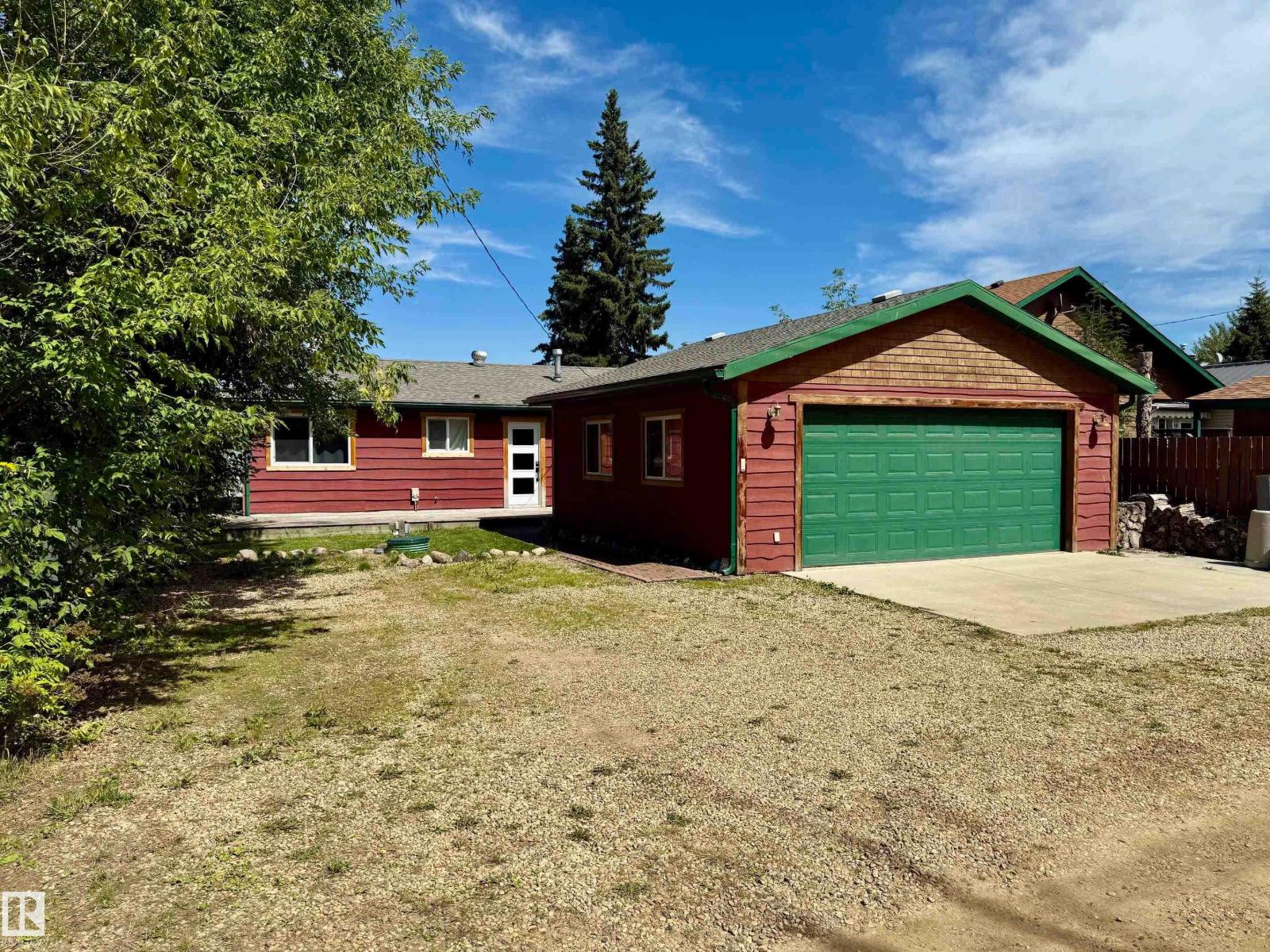8 Lake Av, Rural Wetaskiwin County, Alberta  T0C 2V0 - Photo 1 - E4451916