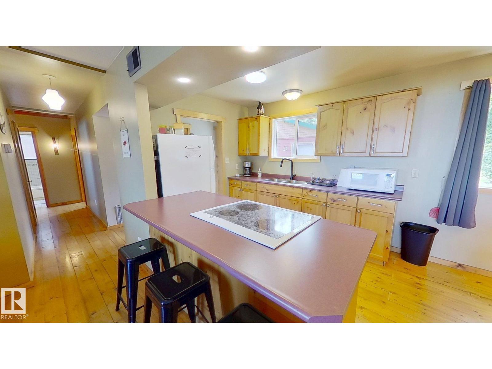 8 Lake Av, Rural Wetaskiwin County, Alberta  T0C 2V0 - Photo 6 - E4451916