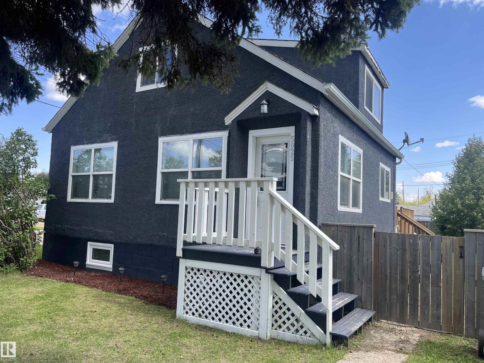 5025 49 St, Calmar, Alberta  T0C 0V0 - Photo 1 - E4454522