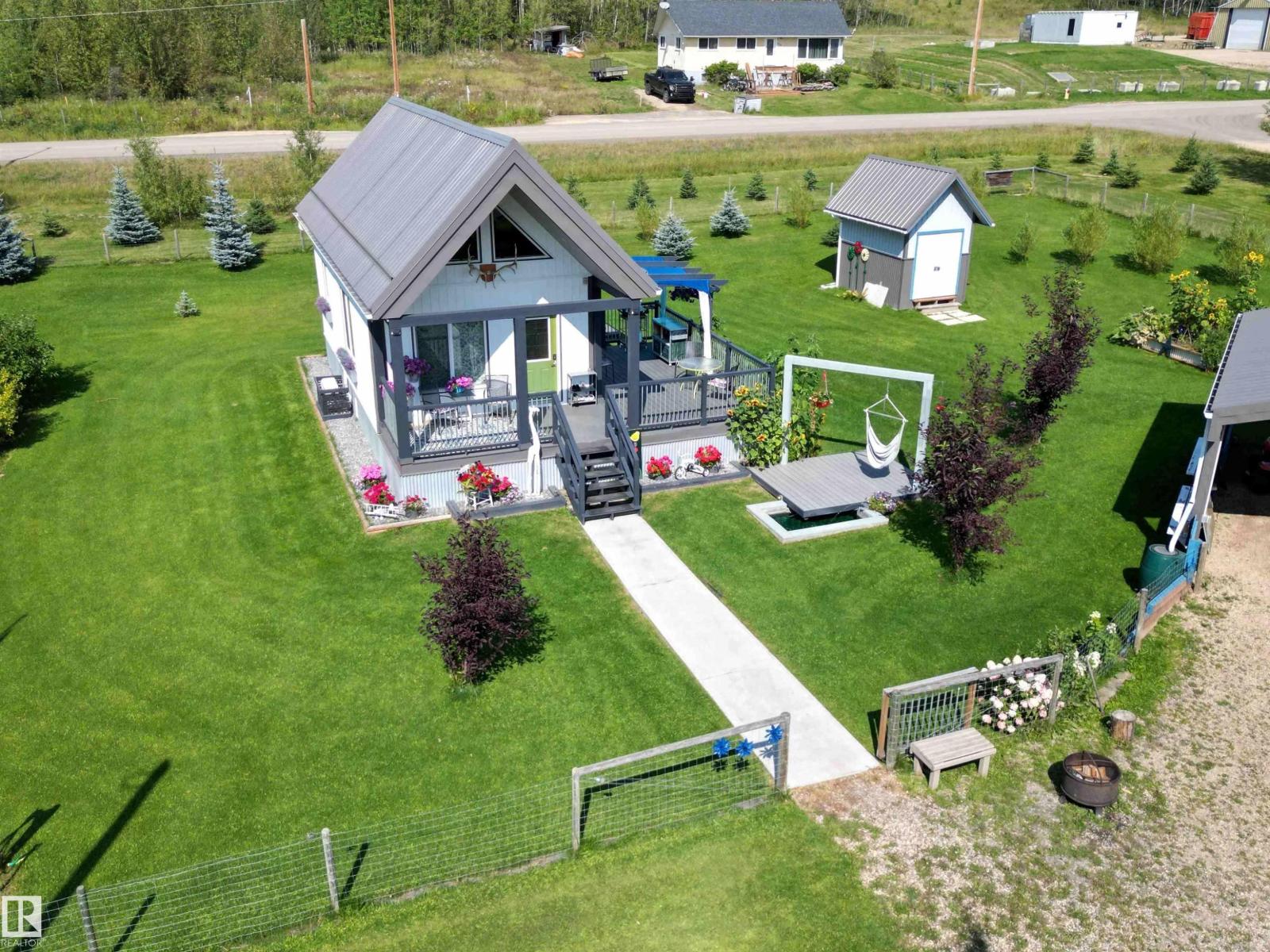 410 5 St E, Winfield, Alberta  T0C 2X0 - Photo 2 - E4455465