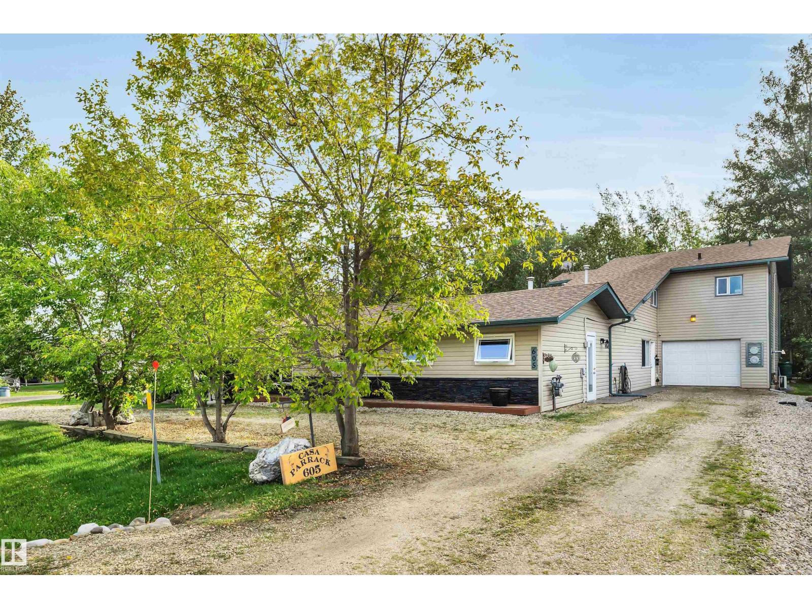 605 6th St, Rural Lac Ste. Anne County, Alberta  T0E 1A0 - Photo 3 - E4455517