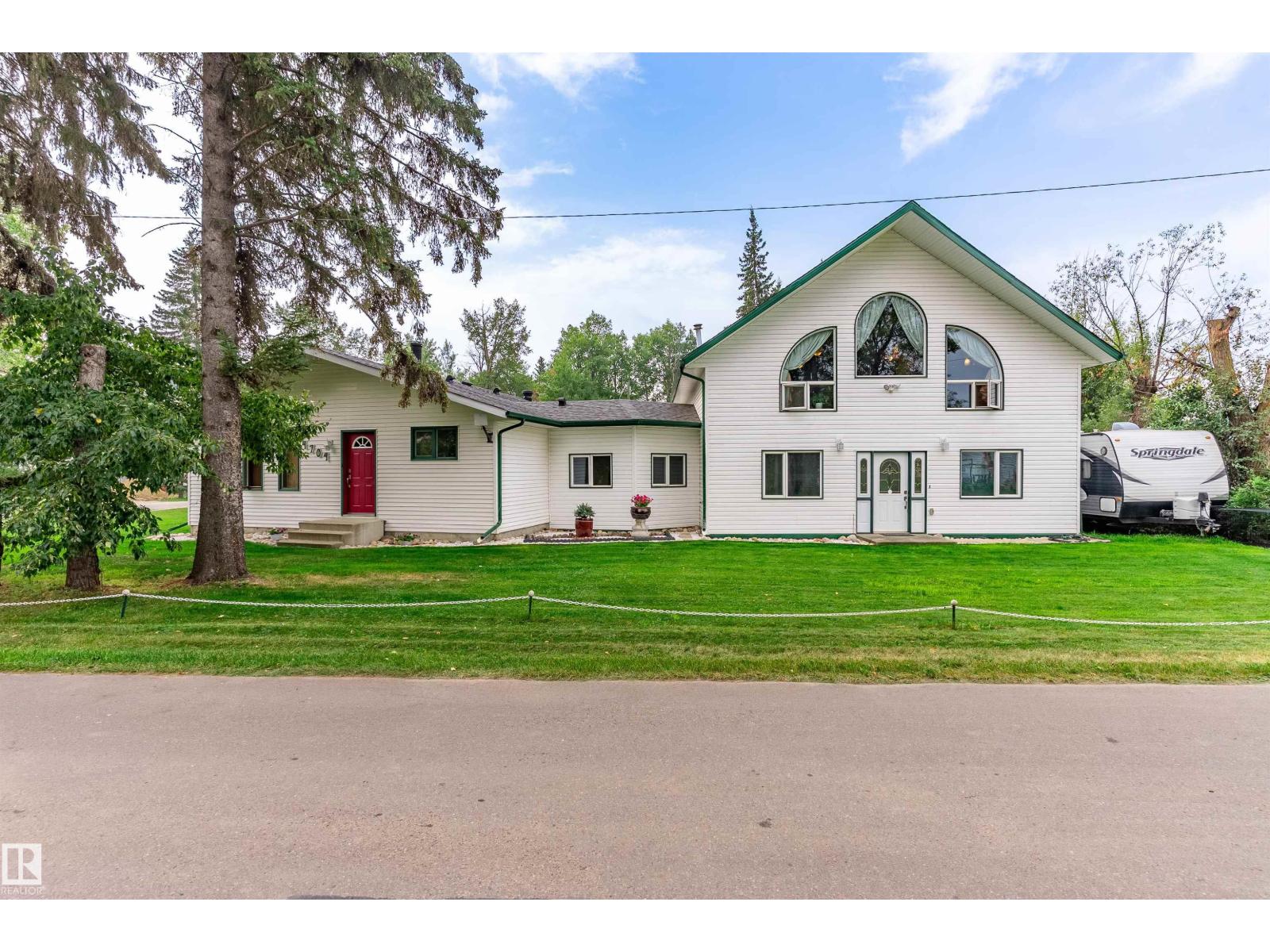 4704 51 ST, Rural Lac Ste. Anne County, Alberta