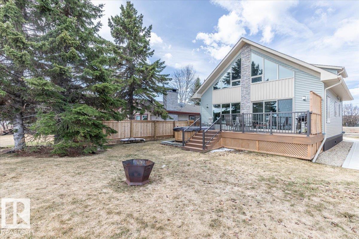 33 Lakeshore Dr, Rural Wetaskiwin County, Alberta  T0C 2V0 - Photo 1 - E4457102