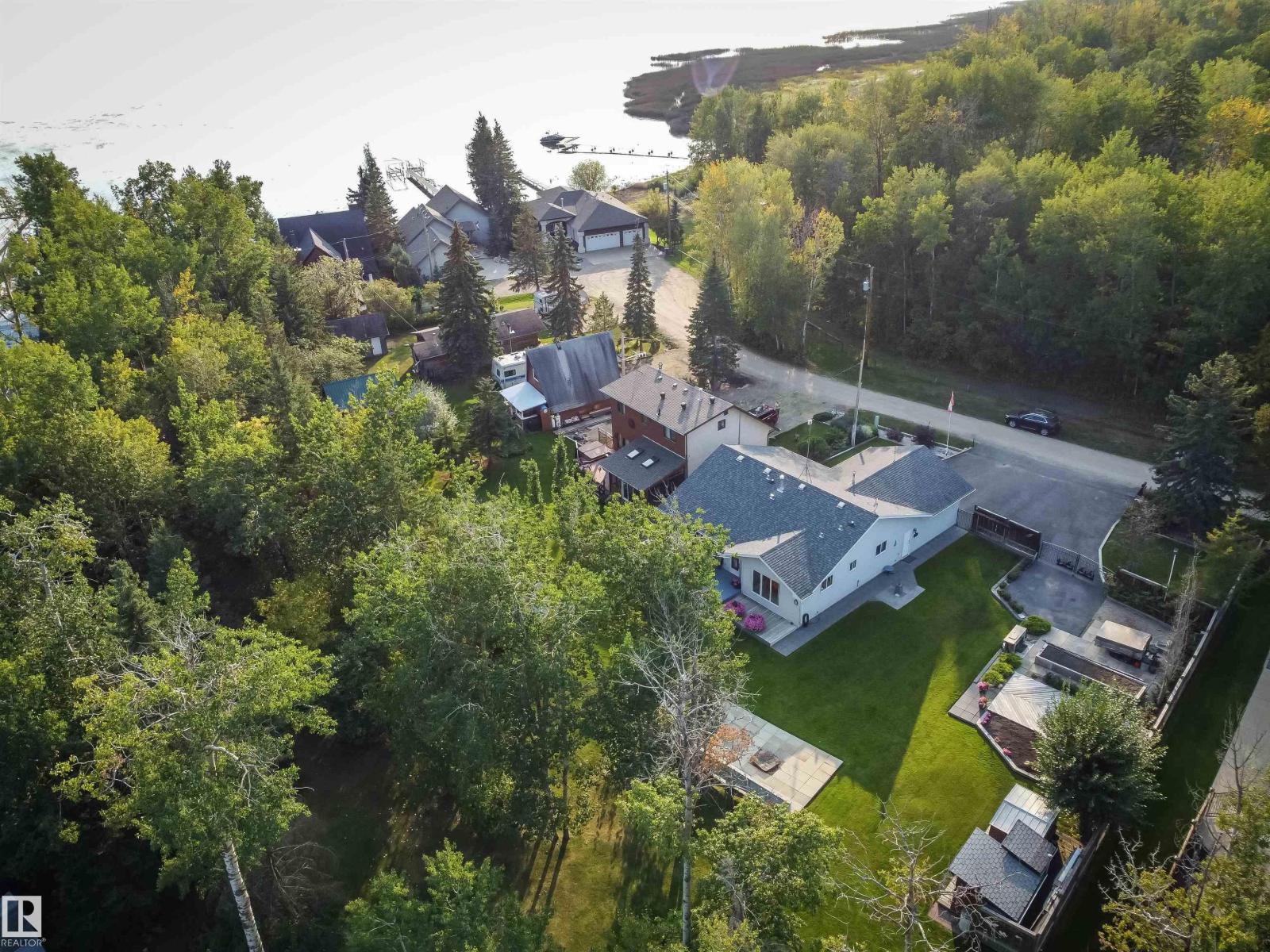 1087 10 St, Rural Lac Ste. Anne County, Alberta  T0E 1A0 - Photo 2 - E4457250