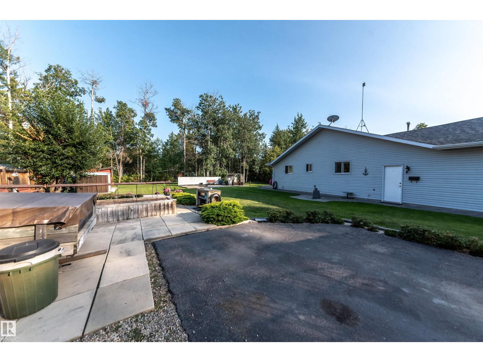 1087 10 St, Rural Lac Ste. Anne County, Alberta  T0E 1A0 - Photo 23 - E4457250