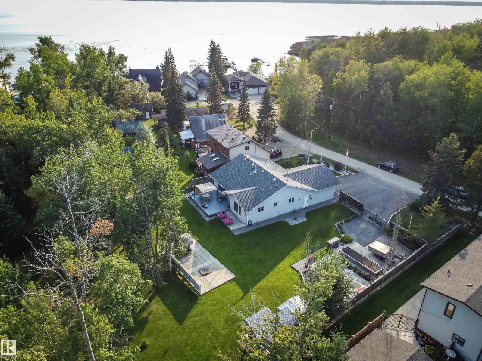 1087 10 St, Rural Lac Ste. Anne County, Alberta  T0E 1A0 - Photo 5 - E4457250