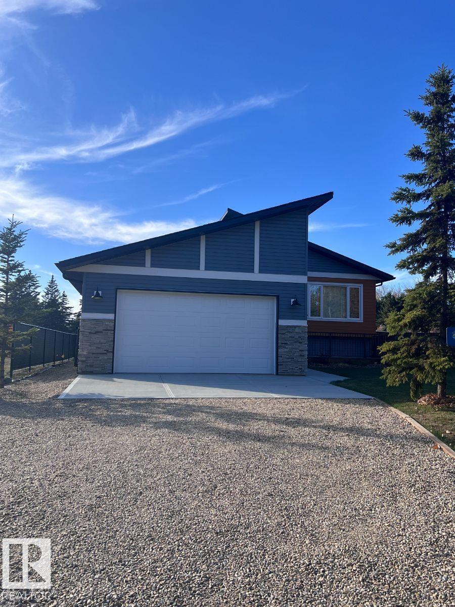 102 1 St, Rural Lac Ste. Anne County, Alberta  T0E 1A0 - Photo 2 - E4459540
