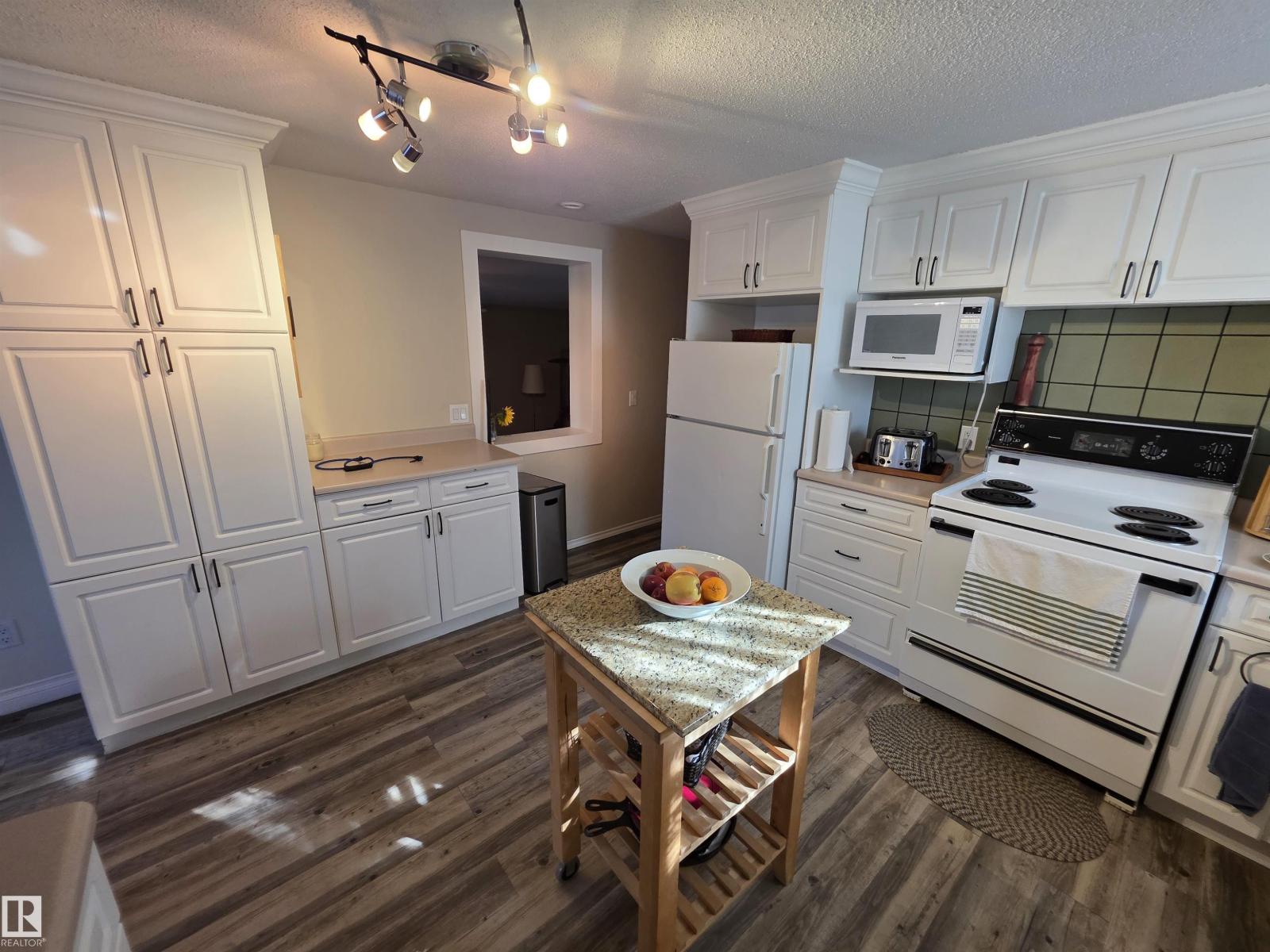 4903 52 Av, Breton, Alberta  T0C 0P0 - Photo 8 - E4461836