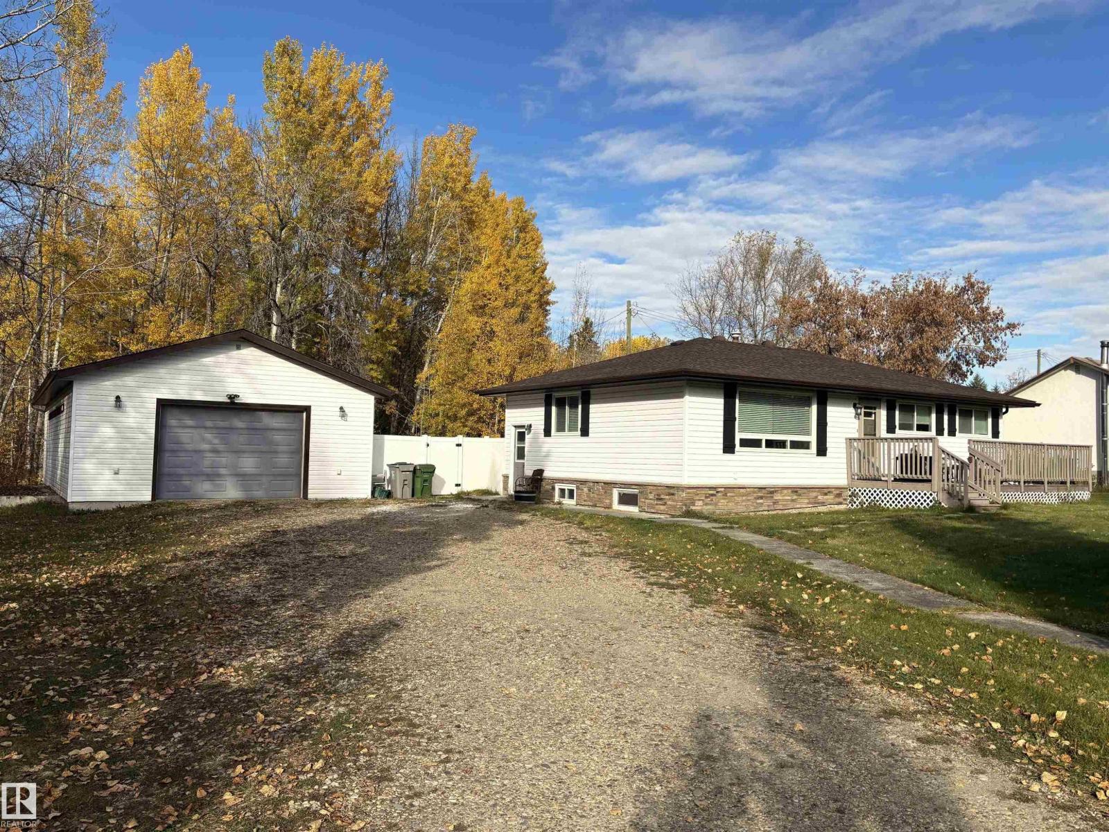 5036 53 Ave, Breton, Alberta
