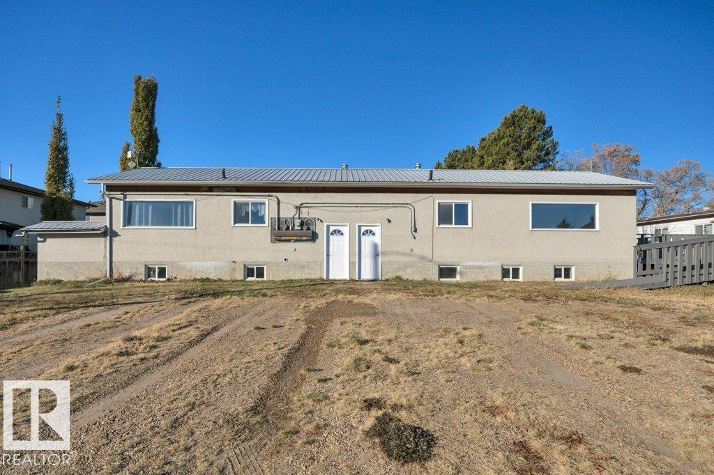 5310 & 5312 50 St, Thorsby, Alberta  T0C 2P0 - Photo 1 - E4463387