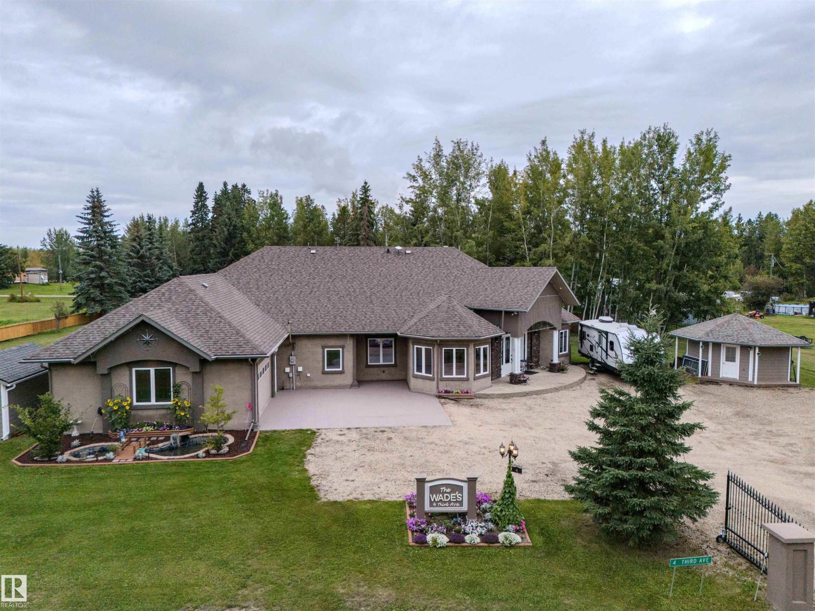 4 Third Av, Entwistle, Alberta T0E 0T0 - Photo 1 - E4463914