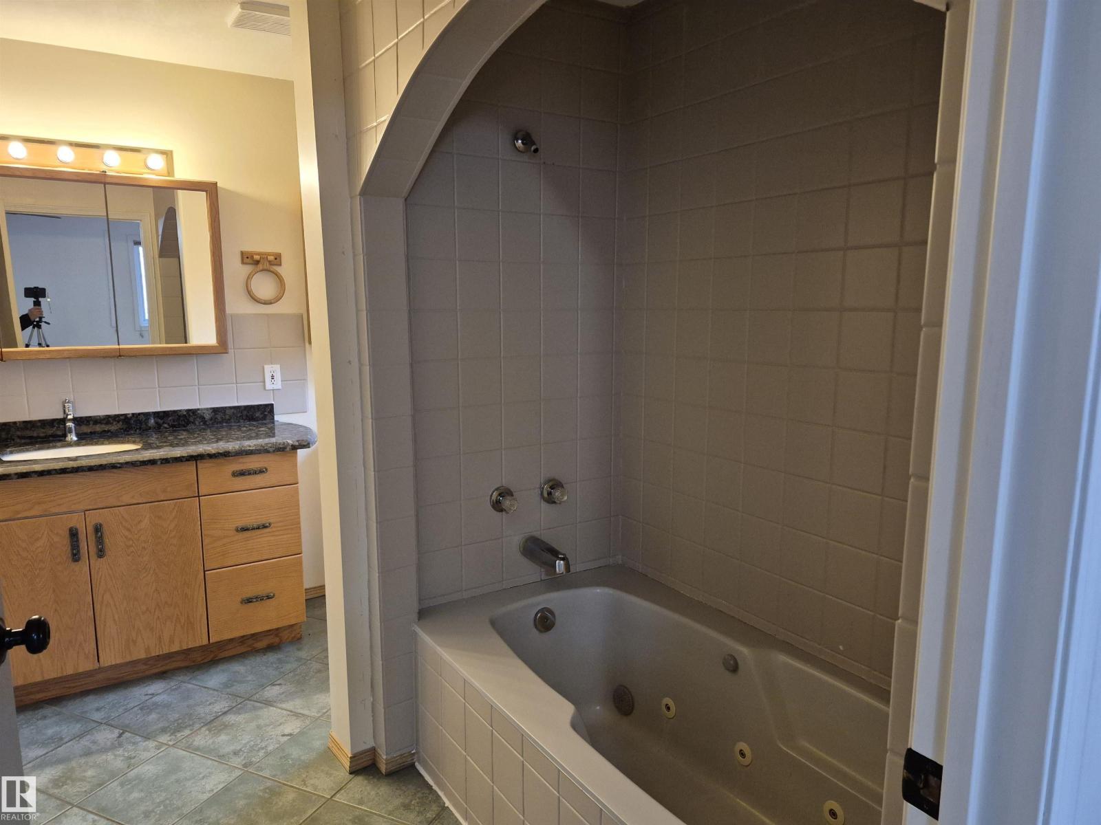 56506 Rr 34, Rural Lac Ste. Anne County, Alberta T0E 1A0 - Photo 3 - E4466887