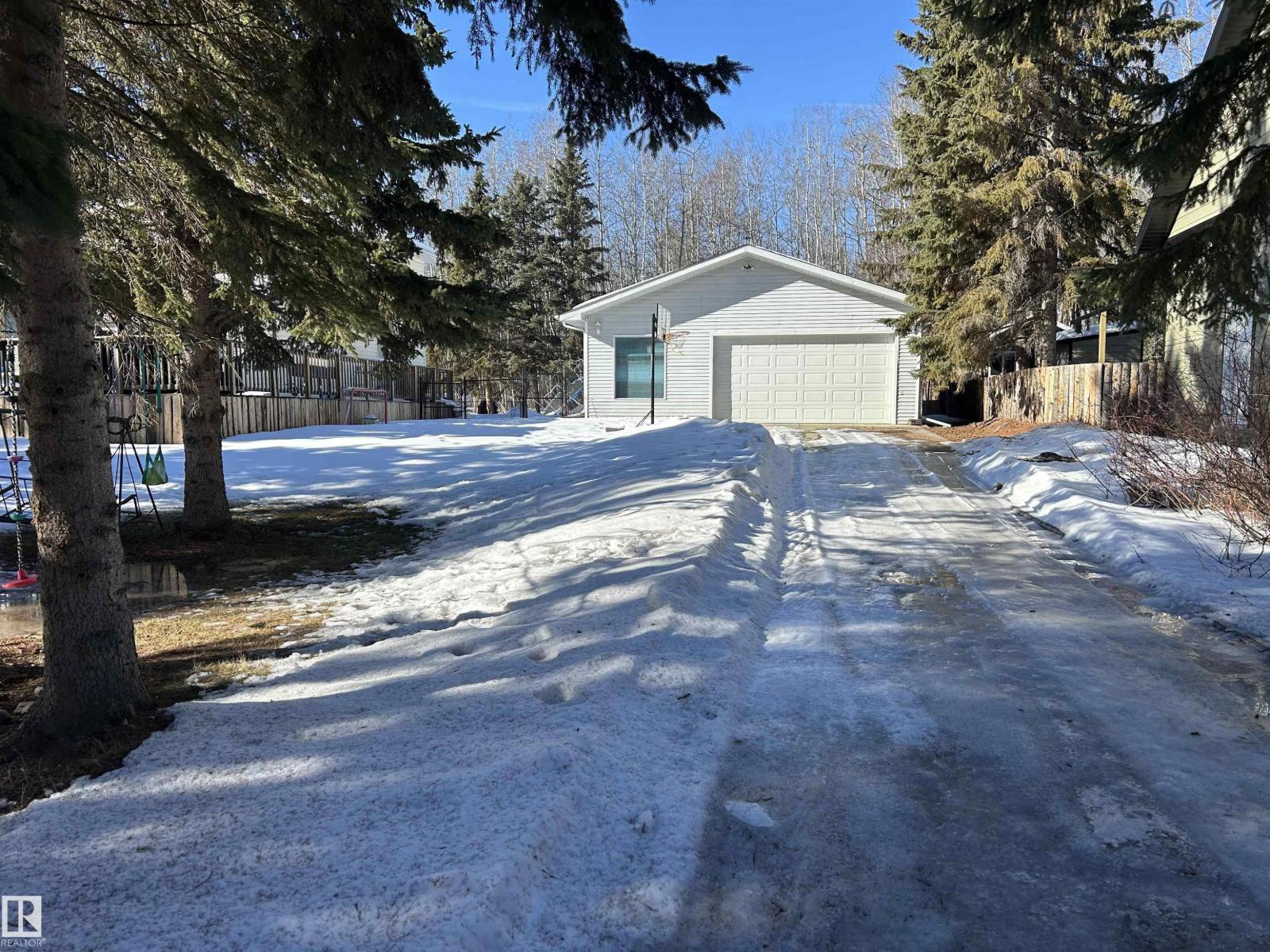 1330 MISSION BEACH, Rural Leduc County, Alberta