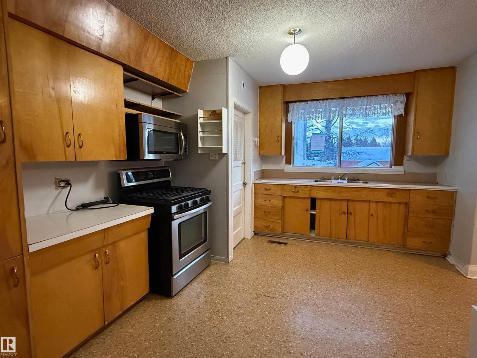 301 4 Av E, Winfield, Alberta  T0C 2X0 - Photo 12 - E4468179