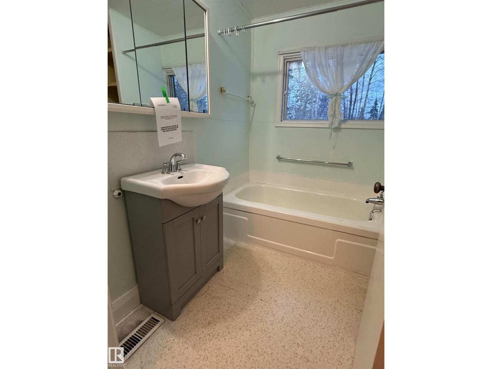 301 4 Av E, Winfield, Alberta  T0C 2X0 - Photo 18 - E4468179