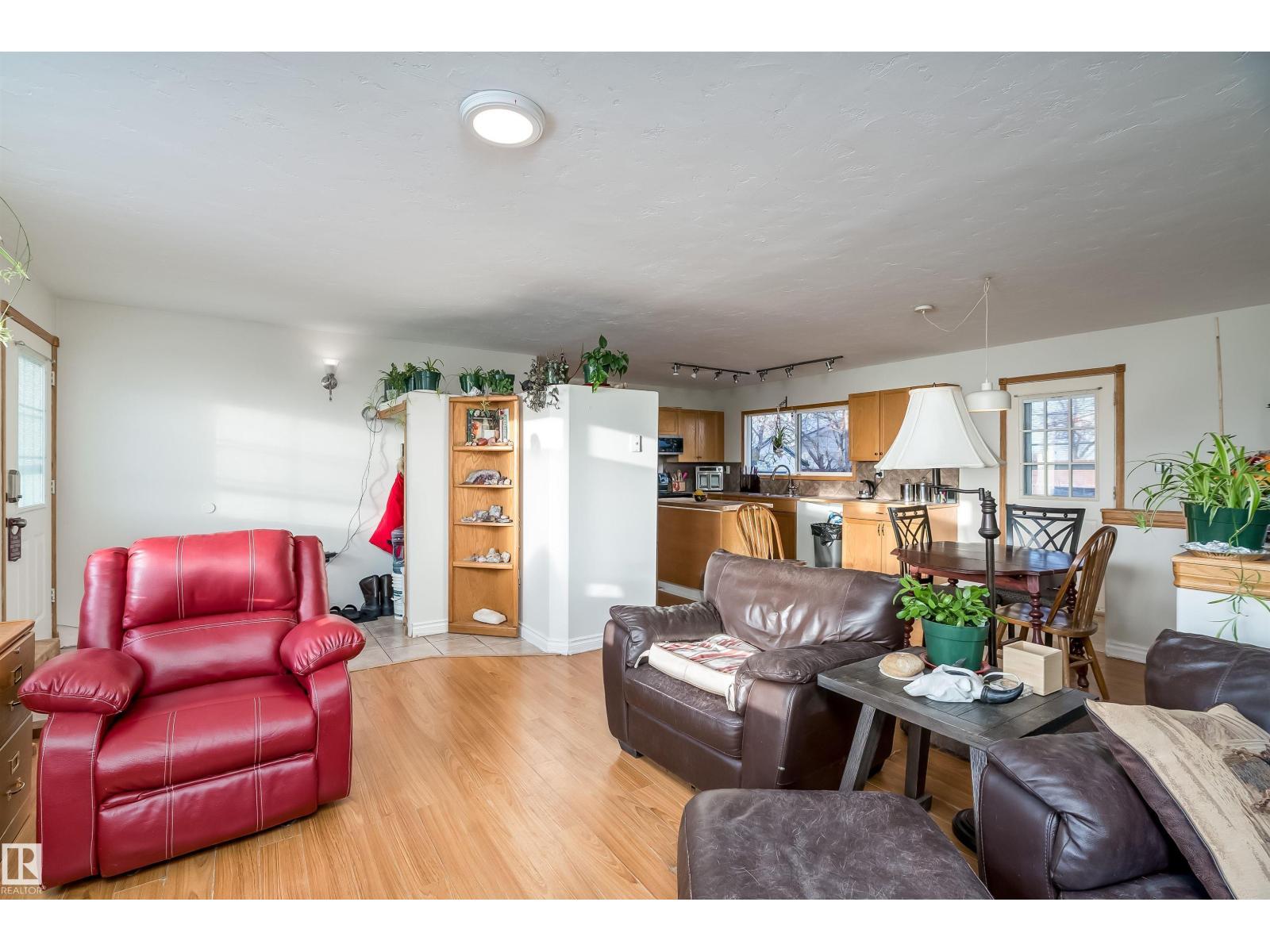 5132 49 Av, Onoway, Alberta  T0E 1V0 - Photo 5 - E4470004