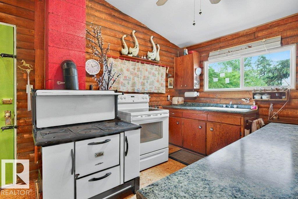 287 Lakeshore Dr, Rural Lac Ste. Anne County, Alberta  T0E 1V0 - Photo 10 - E4470186