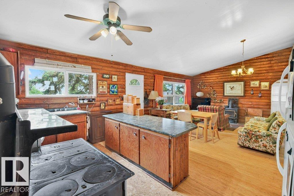 287 Lakeshore Dr, Rural Lac Ste. Anne County, Alberta  T0E 1V0 - Photo 9 - E4470186