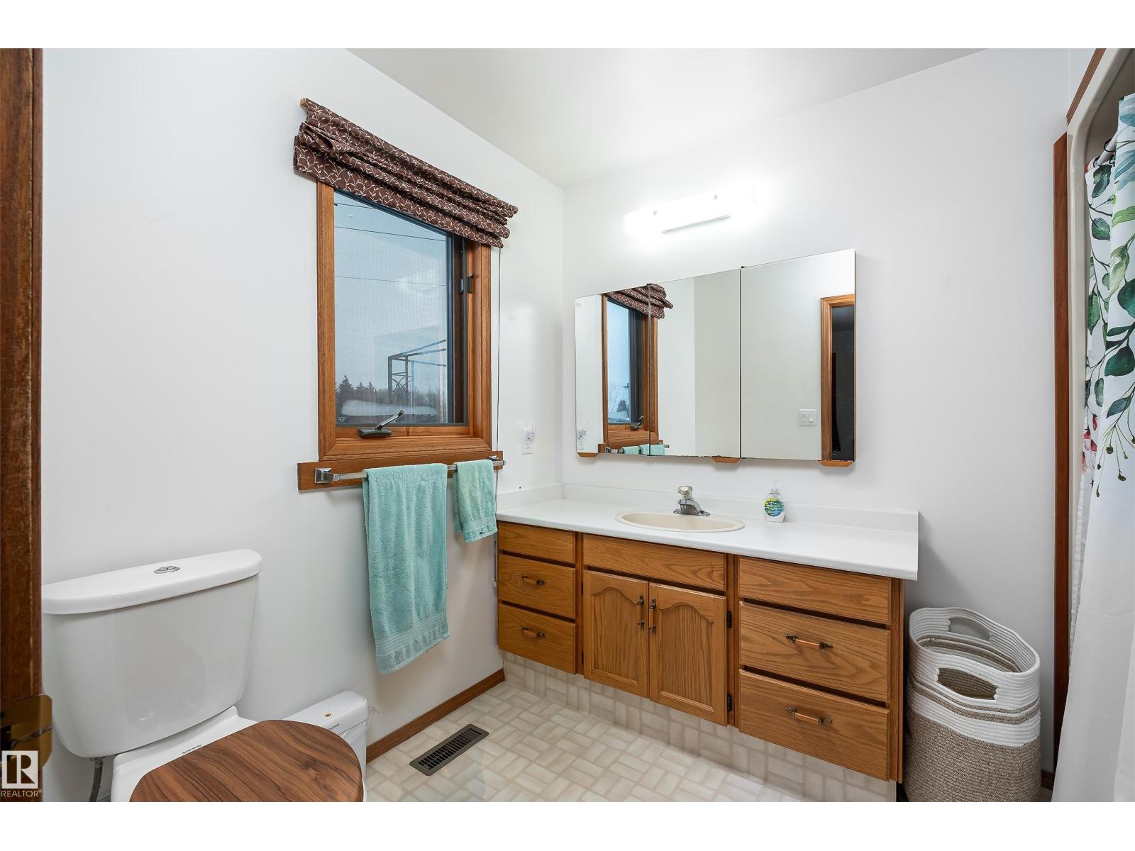 5215 49 Av, Onoway, Alberta  T0E 1V0 - Photo 19 - E4470980