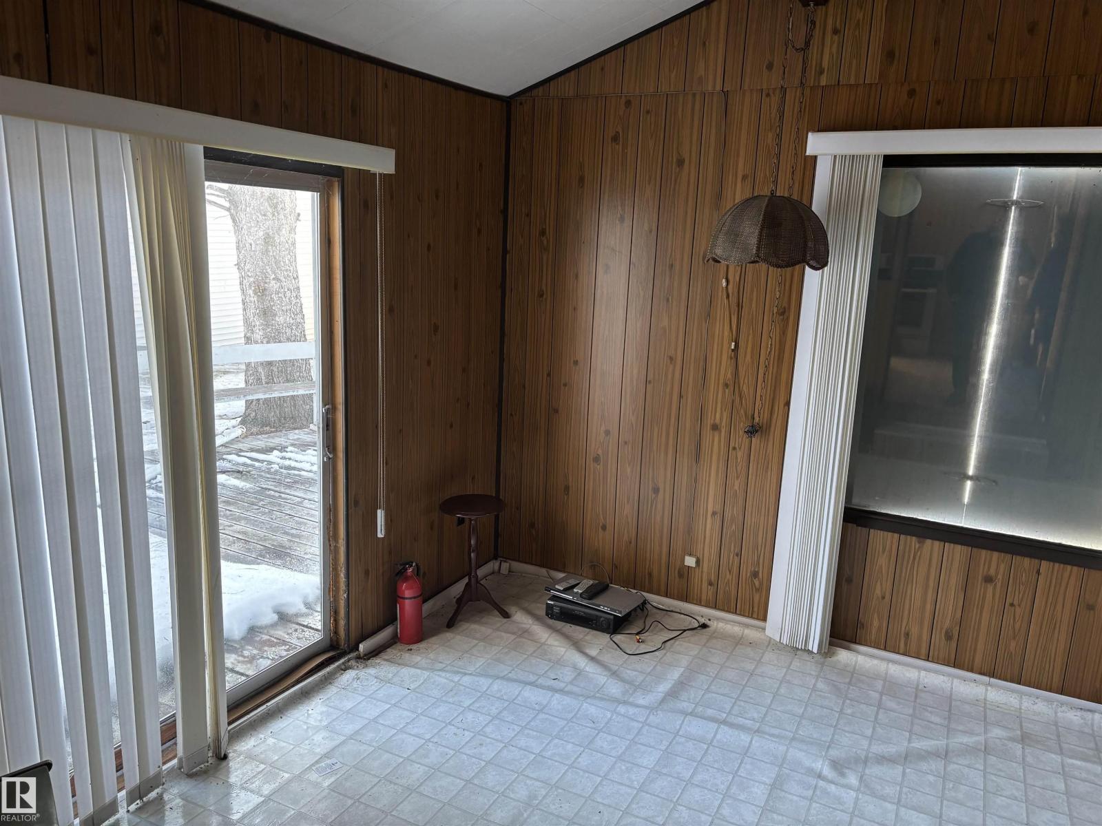 251 Lakeshore Dr, Rural Lac Ste. Anne County, Alberta  T0E 1V0 - Photo 7 - E4472497