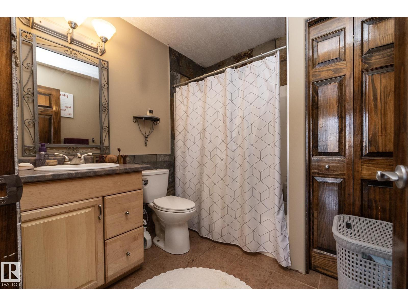 5596 Nakamun Dr, Rural Lac Ste. Anne County, Alberta  T0E 1V0 - Photo 22 - E4472635