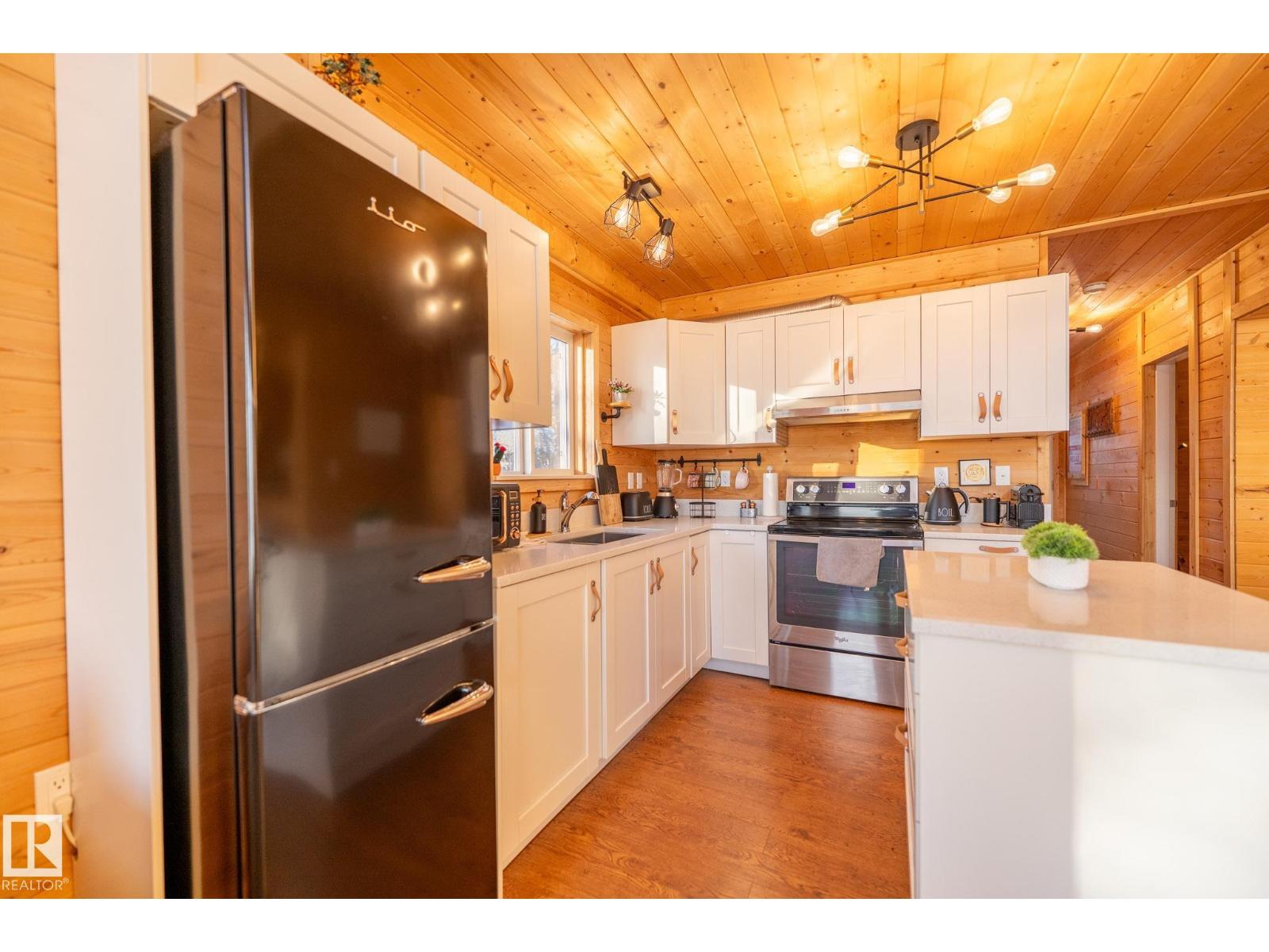 51 Lakeshore Dr, Rural Lac Ste. Anne County, Alberta  T0E 1V0 - Photo 6 - E4473599