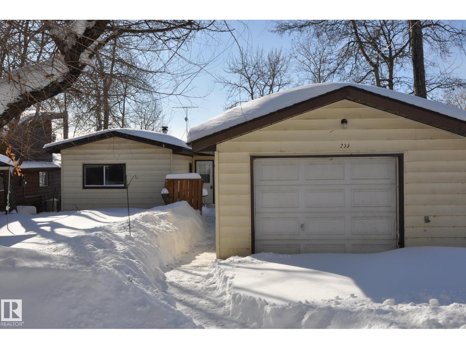 233 Lakeshore Dr, Rural Lac Ste. Anne County, Alberta  T0E 1V0 - Photo 1 - E4474235