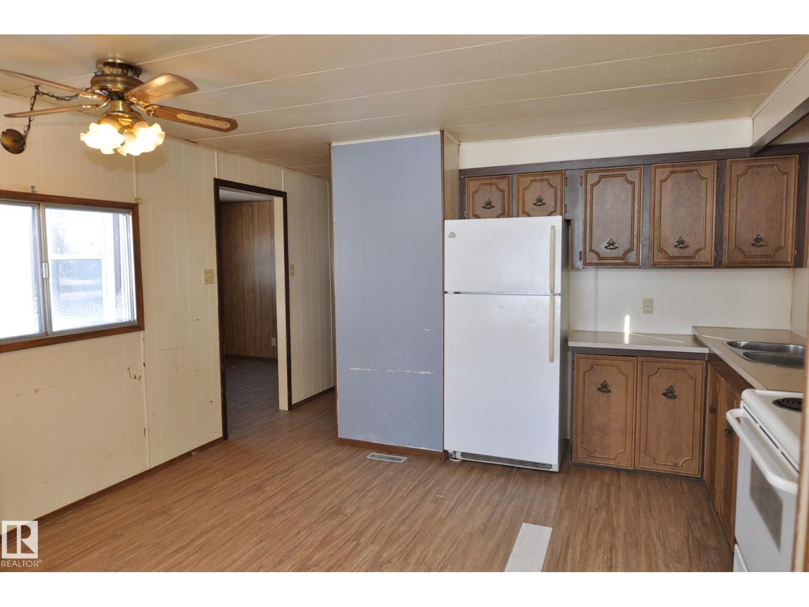 233 Lakeshore Dr, Rural Lac Ste. Anne County, Alberta  T0E 1V0 - Photo 12 - E4474235