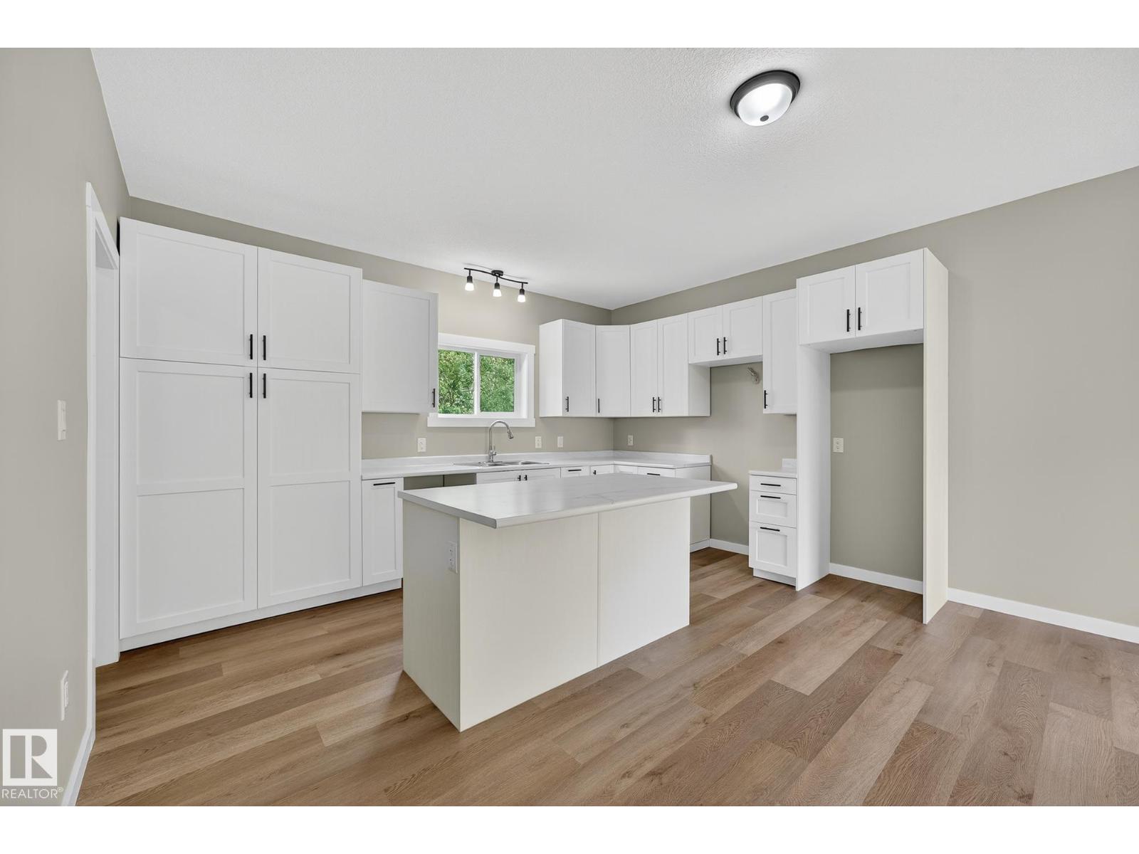 4008 Nakamun Dr, Rural Lac Ste. Anne County, Alberta T0E 1V0 - Photo 4 - E4474526