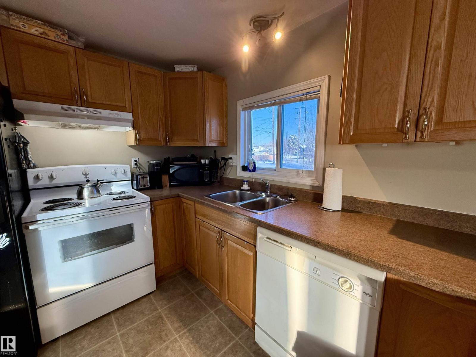 5072 43 St, Drayton Valley, Alberta  T7A 1B8 - Photo 12 - E4474588