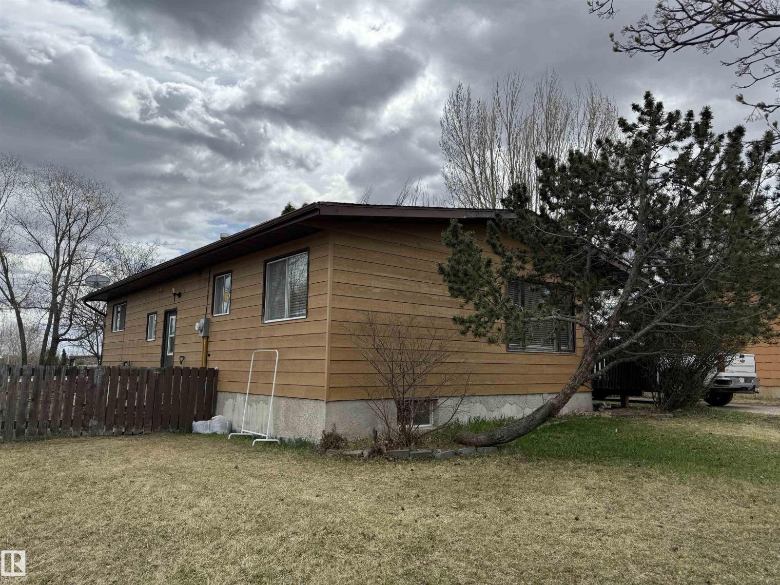 5509 49 St, Drayton Valley, Alberta T7A 1A3 - Photo 2 - E4475690