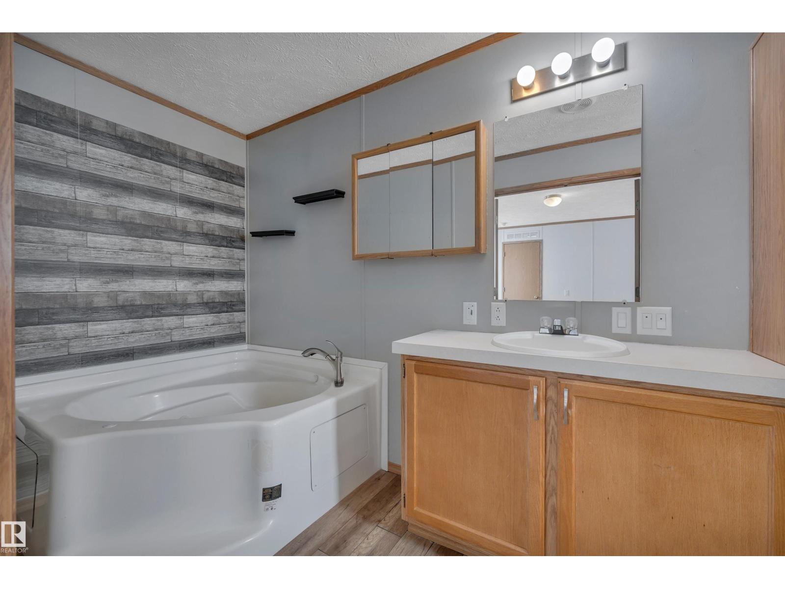 44 Village Green Mobile Home Park, Warburg, Alberta T0C 2T0 - Photo 22 - E4475733