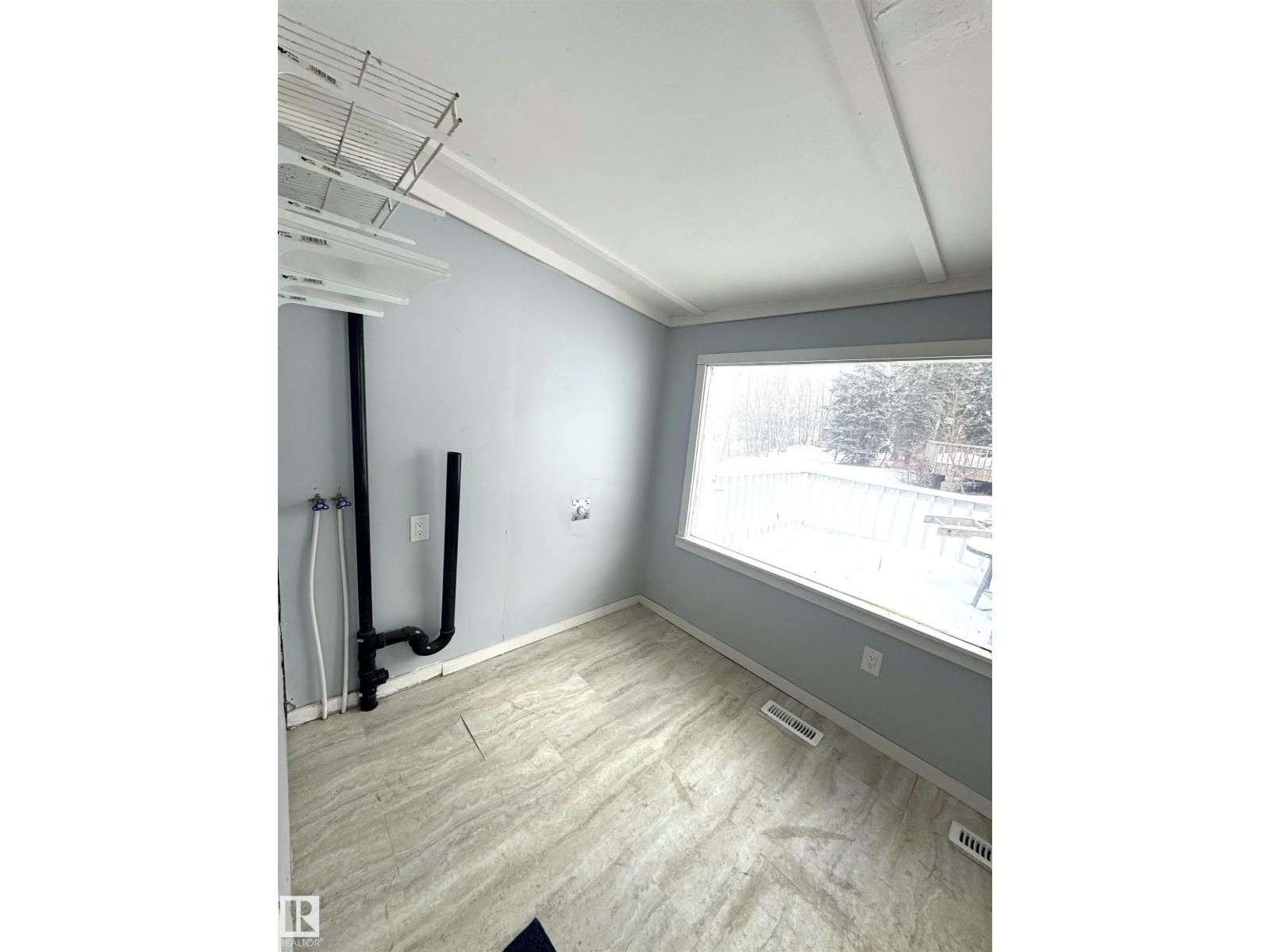 490 & 492 Lakeview Drive, Rural Lac Ste. Anne County, Alberta  T0E 1V0 - Photo 12 - E4475935