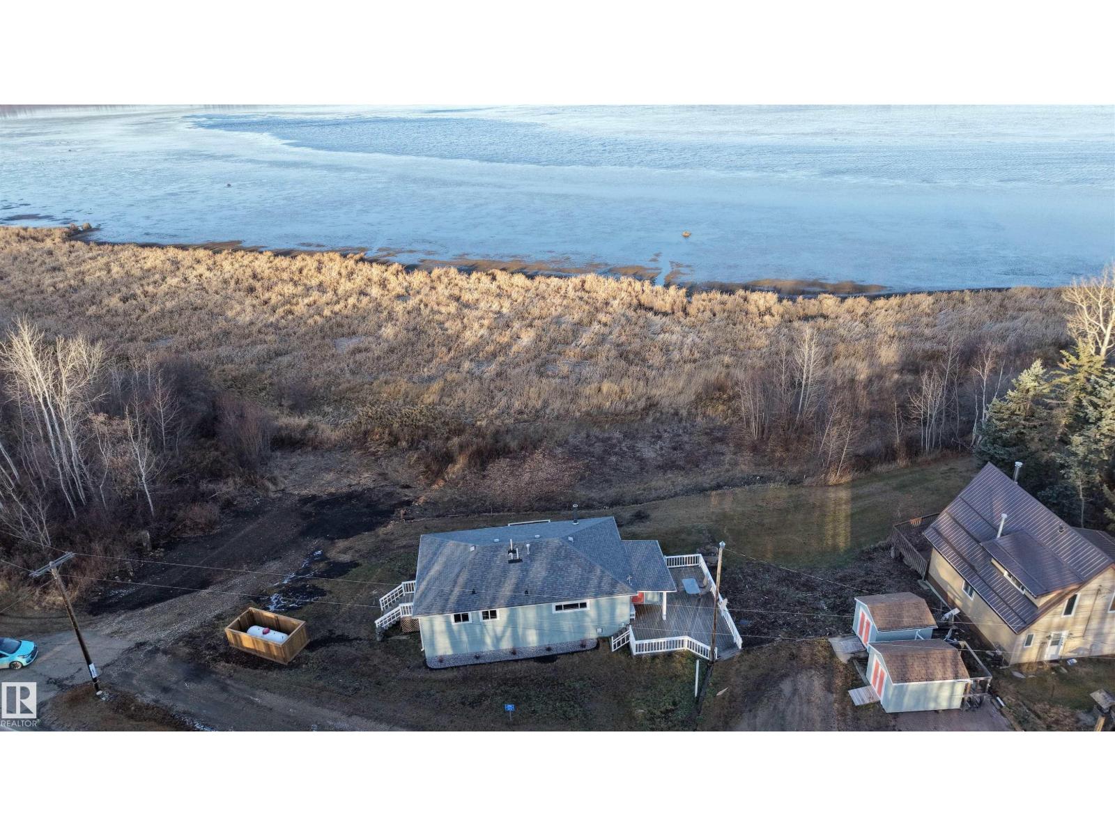 490 & 492 Lakeview Drive, Rural Lac Ste. Anne County, Alberta  T0E 1V0 - Photo 2 - E4475935