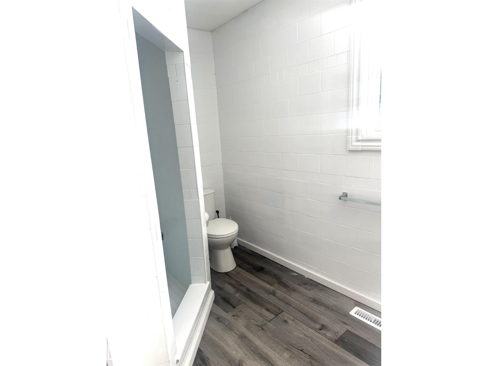 490 & 492 Lakeview Drive, Rural Lac Ste. Anne County, Alberta  T0E 1V0 - Photo 28 - E4475935