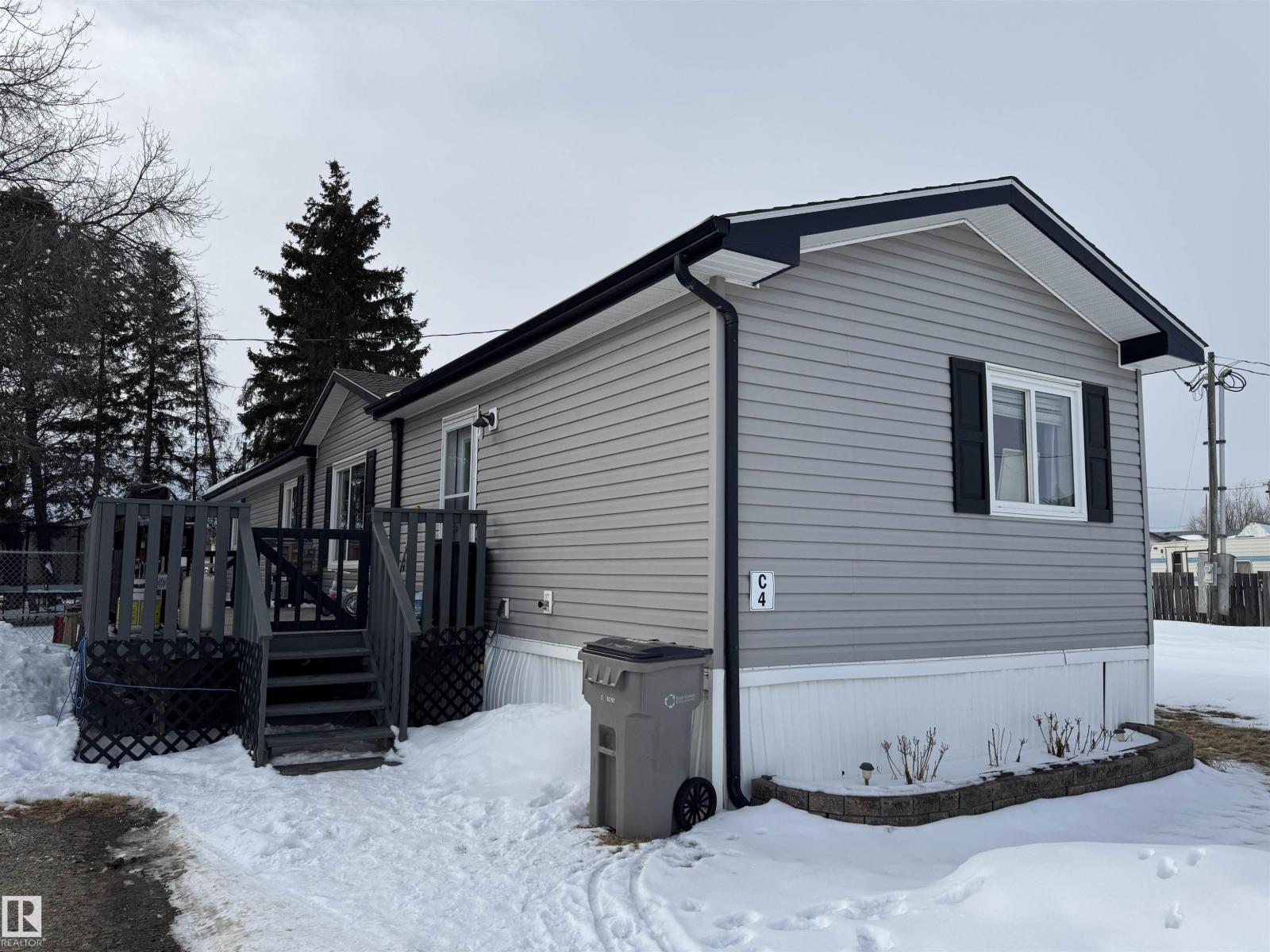 C4 6402 52 Avenue, Drayton Valley, Alberta  T7A 1N3 - Photo 2 - E4476394