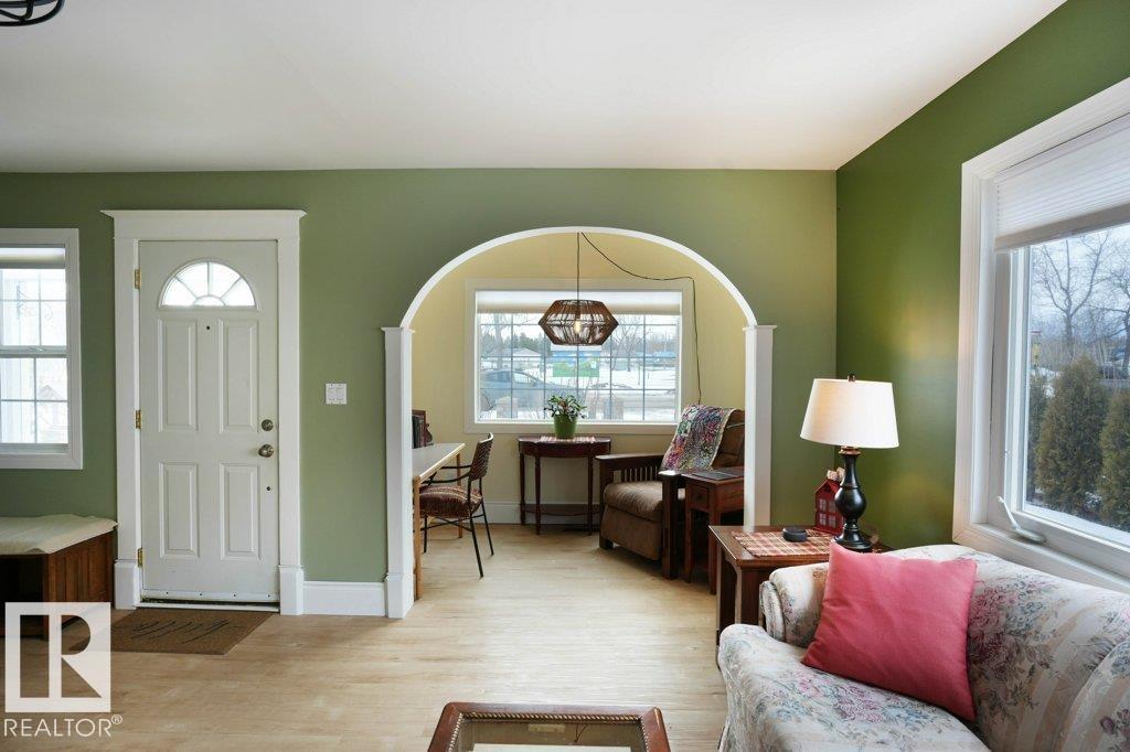 5016 52 Av, Warburg, Alberta  T0C 2T0 - Photo 3 - E4476591