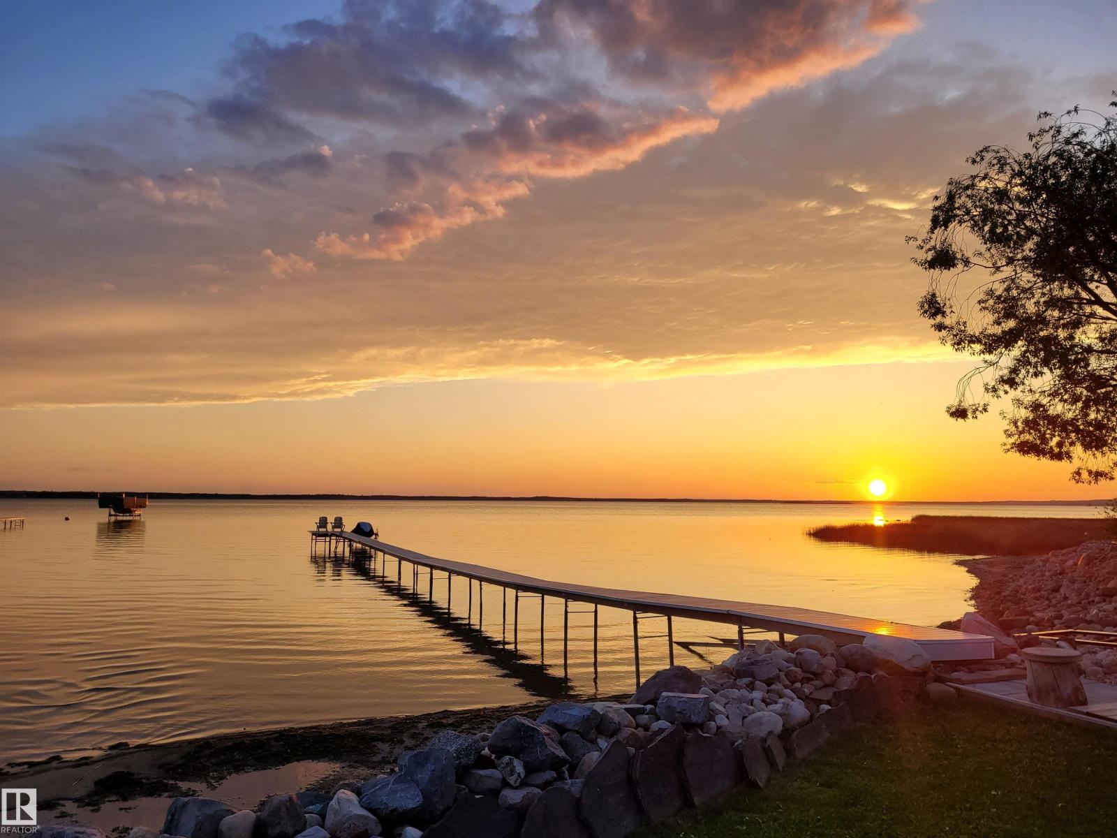 4536 Sunset Dr, Rural Lac Ste. Anne County, Alberta  T0E 0A0 - Photo 1 - E4476696