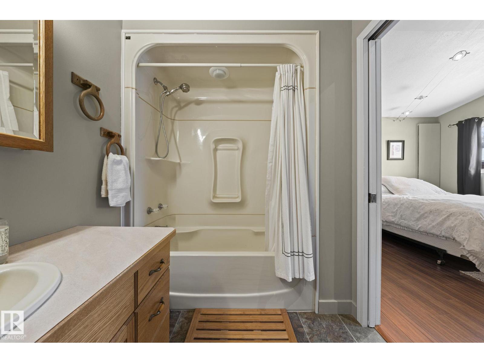 4536 Sunset Dr, Rural Lac Ste. Anne County, Alberta  T0E 0A0 - Photo 28 - E4476696