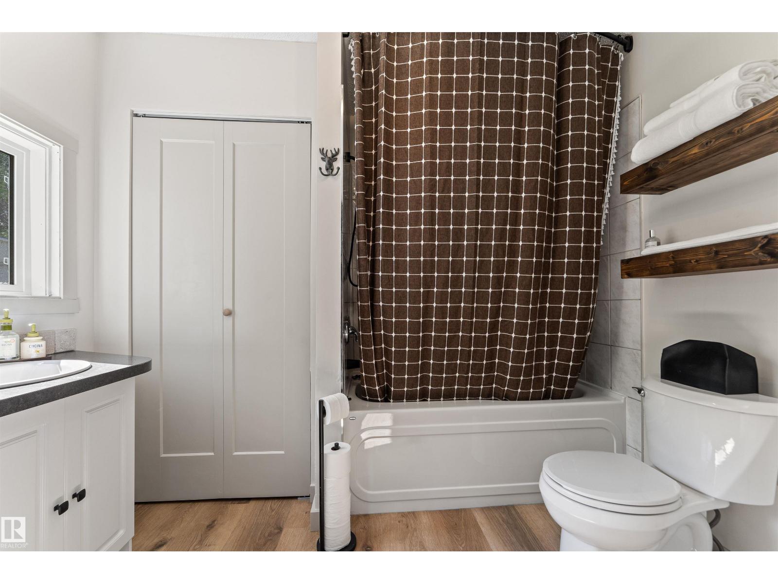 4515 Sunset Dr, Rural Lac Ste. Anne County, Alberta  T0E 0A0 - Photo 18 - E4477944