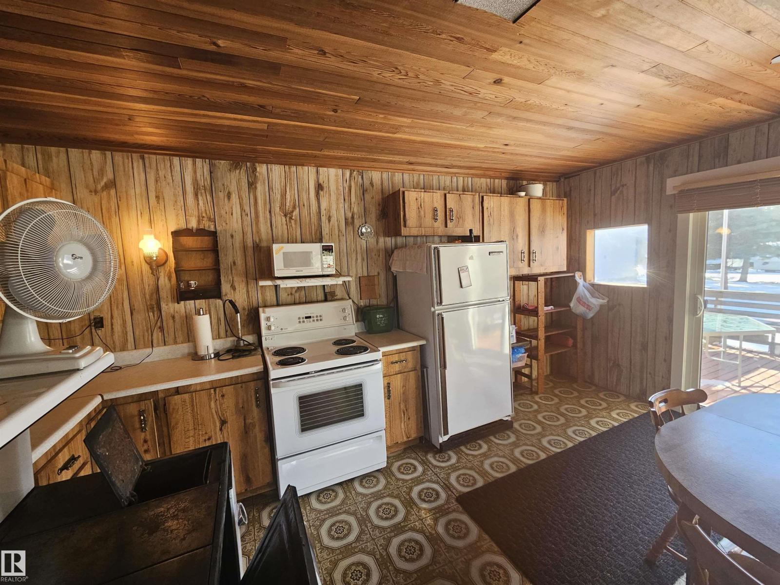 18 Willow Av, Rural Lac Ste. Anne County, Alberta  T0E 0V0 - Photo 6 - E4480007