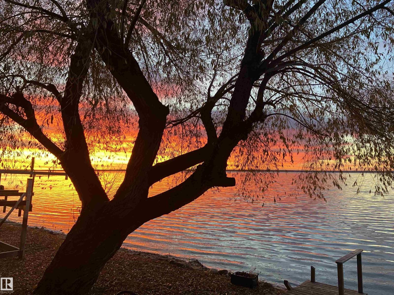 707 7 St, Rural Lac Ste. Anne County, Alberta  T0E 1V0 - Photo 2 - E4480193