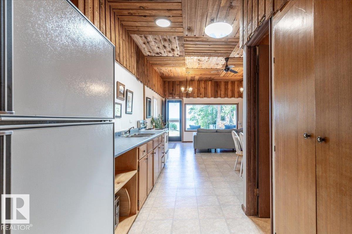 101 1st Ave Mameo Beach, Rural Wetaskiwin County, Alberta  T0C 1X0 - Photo 11 - E4480574