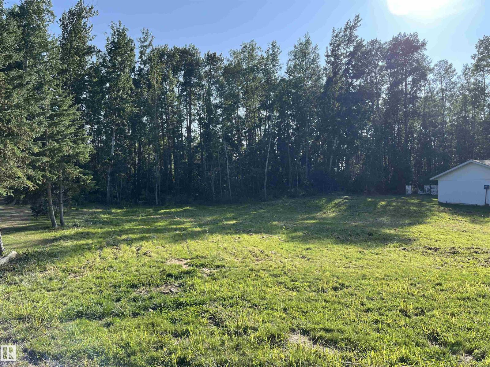 3 SPRUCE CR, Rural Lac Ste. Anne County, Alberta