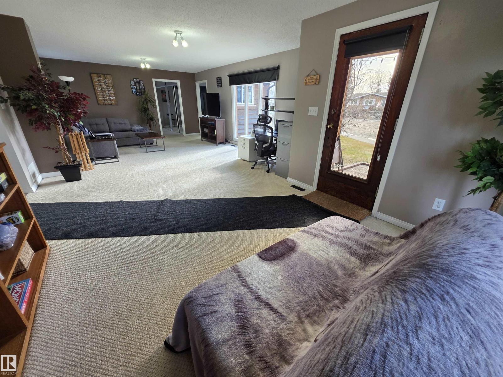 4929 53 St, Entwistle, Alberta  T0E 0S0 - Photo 2 - E4483081