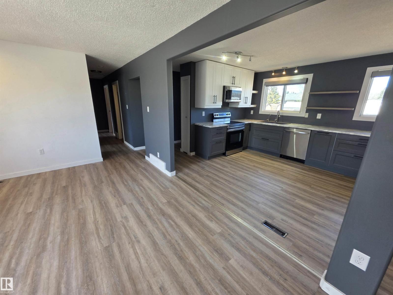 4924 50a Av, Entwistle, Alberta  T0E 0S0 - Photo 4 - E4483414