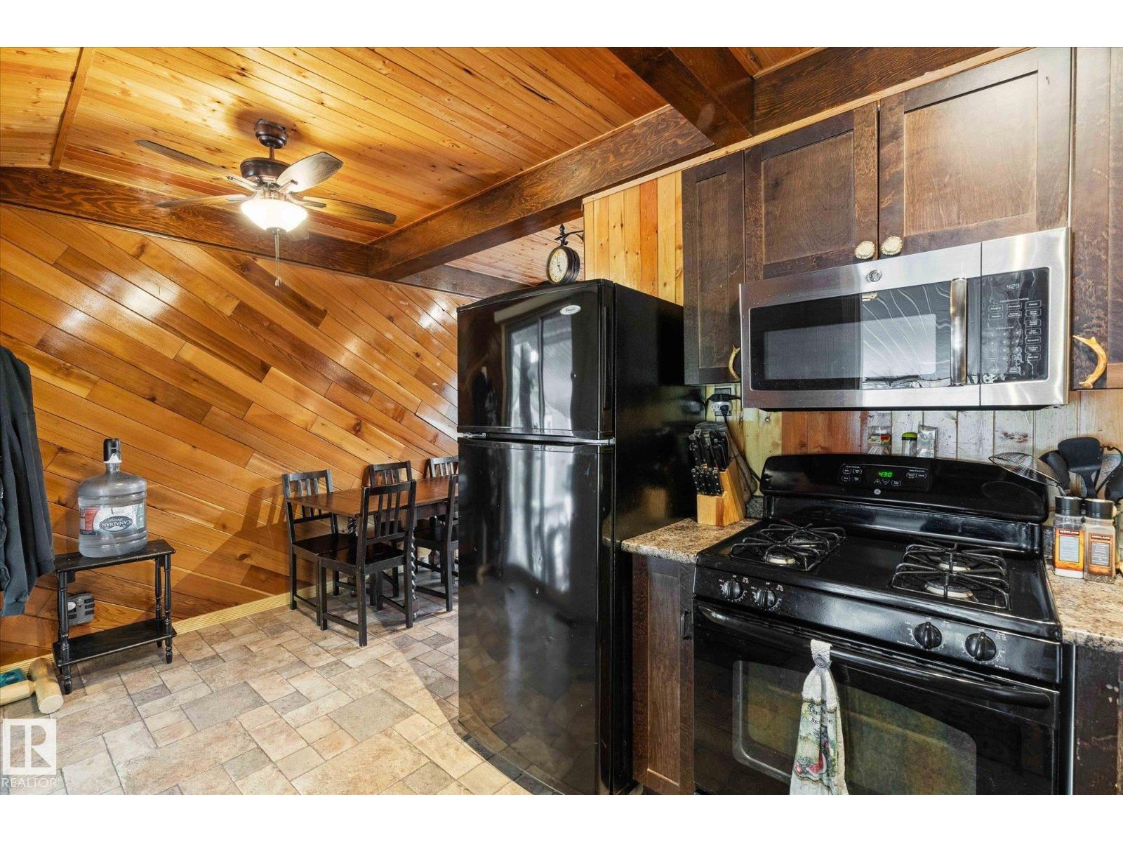 1028-1029 10 St, Rural Lac Ste. Anne County, Alberta  T0E 0A2 - Photo 10 - E4483415